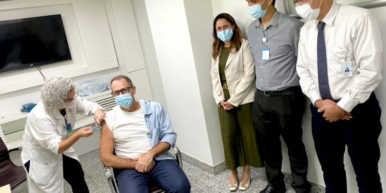 Vacinação iniciada